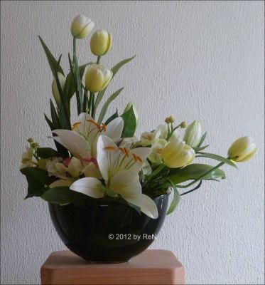 Blumengesteck Kunstblumen k�nstliche Blumen Seidenblumen Tulpen Narzissen 